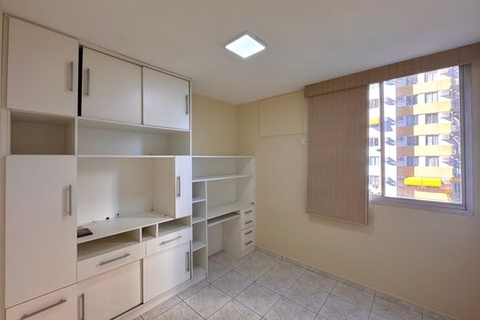 Quarto 2 de apartamento para alugar com 2 quartos, 58m² em Barra da Tijuca, Rio de Janeiro