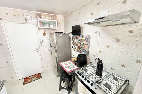Cozinha de apartamento à venda com 3 quartos, 96m² em Chora Menino, São Paulo