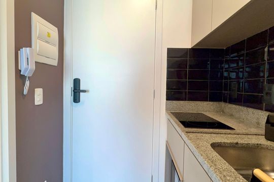 Cozinha de kitnet/studio para alugar com 1 quarto, 26m² em Pinheiros, São Paulo