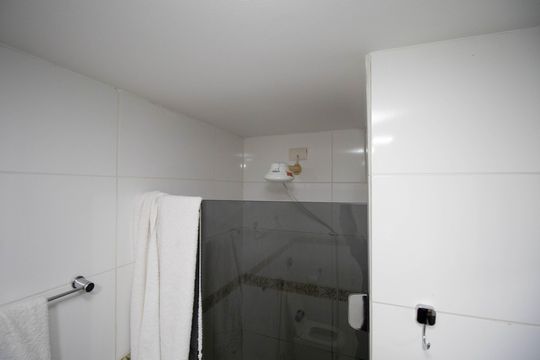Banheiro Social de apartamento para alugar com 3 quartos, 115m² em Sqs 302, Brasília