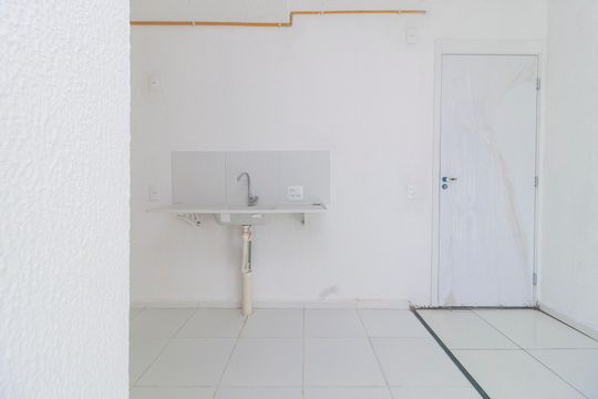 Cozinha de apartamento para alugar com 2 quartos, 32m² em Jardim Caravelas, São Paulo