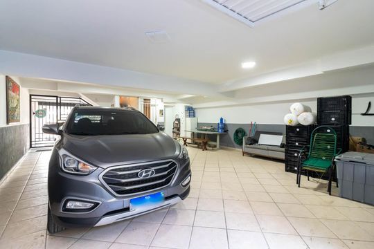 Garagem de casa à venda com 5 quartos, 260m² em Água Fria, São Paulo