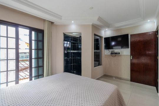 Casa à venda com 4 quartos, 244m² em Jardim Itapoan, Santo André