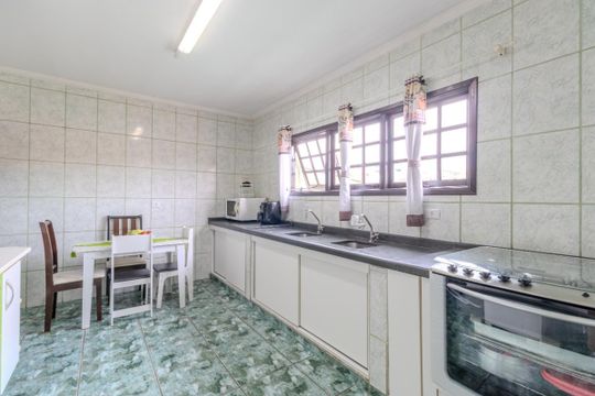 Casa à venda com 4 quartos, 244m² em Jardim Itapoan, Santo André