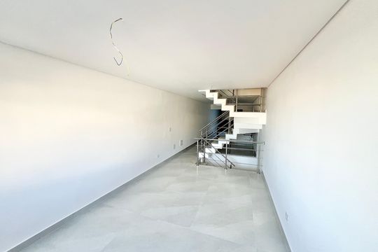 Casa à venda com 3 quartos, 145m² em Jardim São Paulo, São Paulo