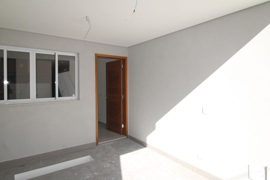 Garagem de casa à venda com 3 quartos, 145m² em Jardim São Paulo, São Paulo