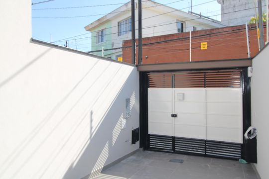 Garagem de casa à venda com 3 quartos, 145m² em Jardim São Paulo, São Paulo