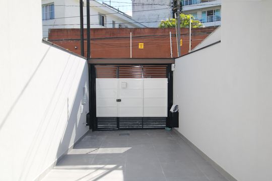 Garagem de casa à venda com 3 quartos, 145m² em Jardim São Paulo, São Paulo