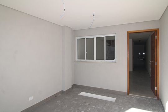 Garagem de casa à venda com 3 quartos, 145m² em Jardim São Paulo, São Paulo
