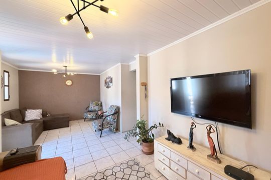 Sala de casa à venda com 3 quartos, 200m² em Jardim Pacaembu, Jundiaí