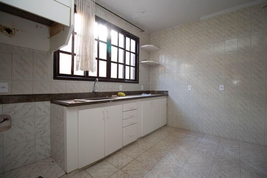 Cozinha de casa de condomínio para alugar com 7 quartos, 450m² em Jardim Botânico, Brasília