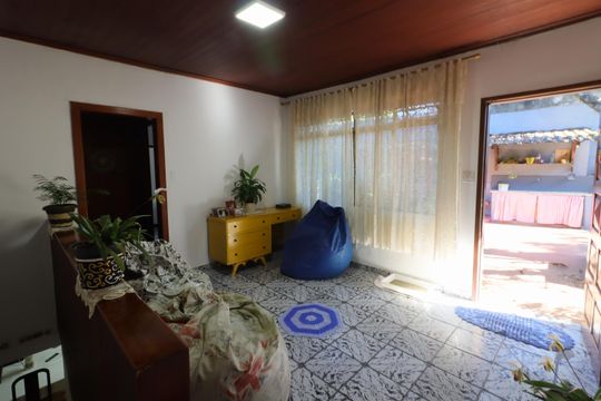 Casa à venda com 3 quartos, 250m² em Km 18, Osasco