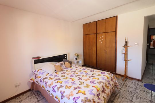 Quarto 3 de casa à venda com 3 quartos, 250m² em Km 18, Osasco
