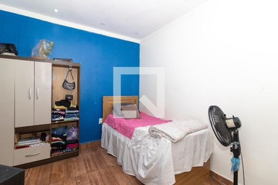 Quarto de casa para alugar com 2 quartos, 42m² em Realengo, Rio de Janeiro