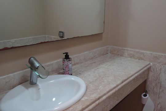 Lavabo de apartamento para alugar com 3 quartos, 185m² em Barra da Tijuca, Rio de Janeiro