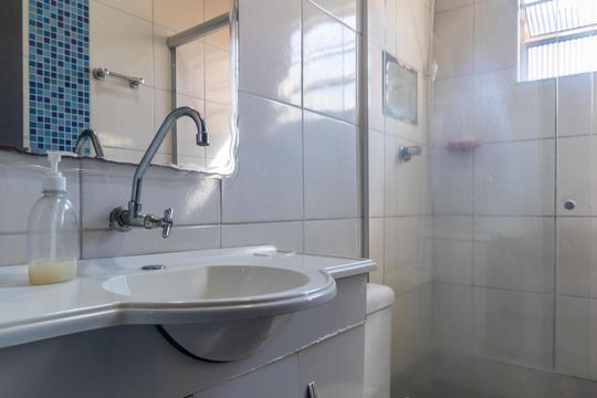 Banheiro de casa à venda com 3 quartos, 99m² em Vila Miguel Vicente Cury, Campinas