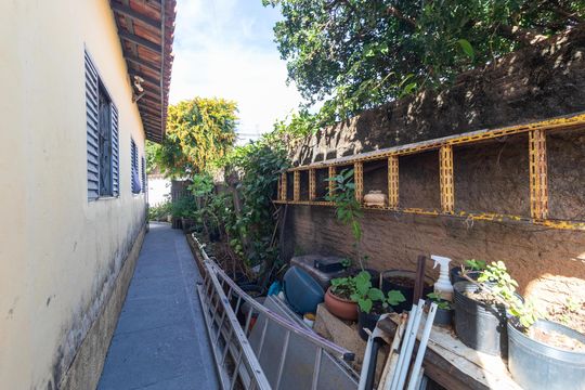 Quintal de casa à venda com 3 quartos, 99m² em Vila Miguel Vicente Cury, Campinas