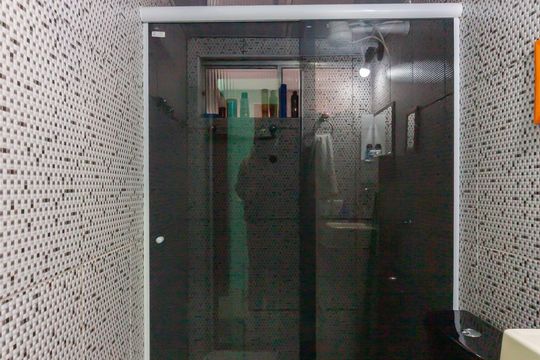 Banheiro de apartamento à venda com 2 quartos, 65m² em Aliança, Osasco