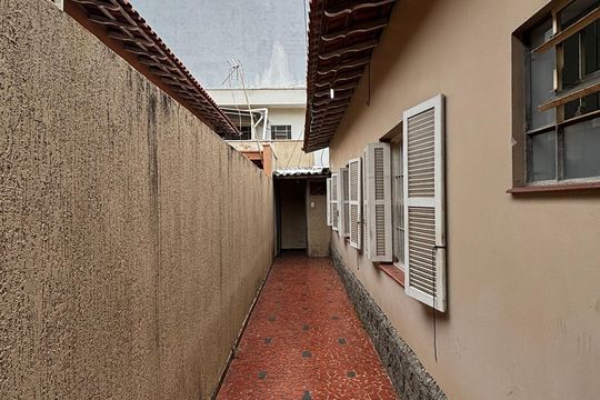 Corredor - Quintal de casa à venda com 3 quartos, 136m² em Parque das Nações, Santo André
