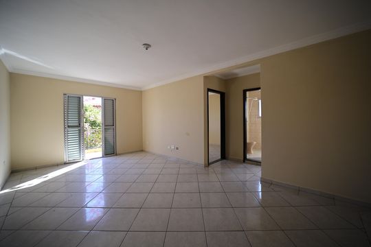 Sala de casa para alugar com 3 quartos, 100m² em Vila Nhocuné, São Paulo