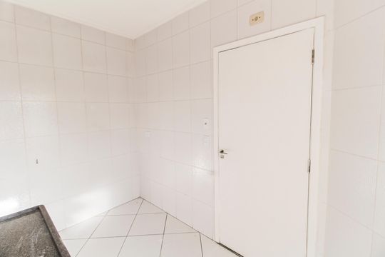 Cozinha de apartamento para alugar com 2 quartos, 58m² em Jardim Sao Luiz, Barueri