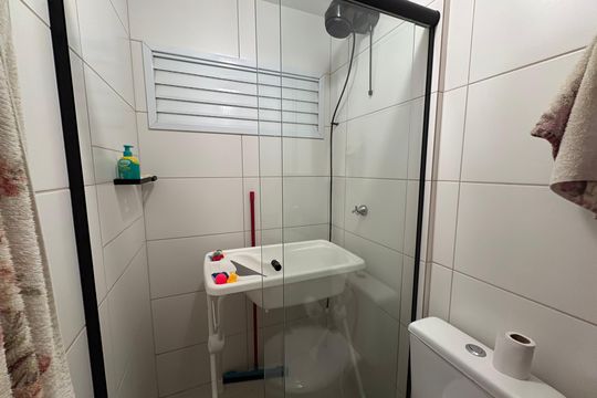 Banheiro - Social de apartamento para alugar com 2 quartos, 64m² em Vila Rosa, Goiânia