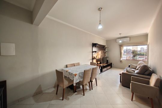 Casa à venda com 6 quartos, 244m² em Vila Constança, São Paulo