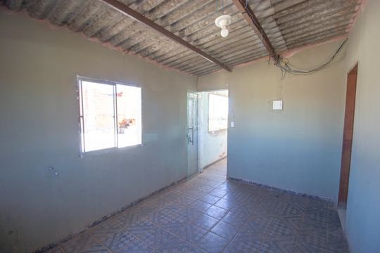 Casa para alugar com 1 quarto, 35m² em Samambaia Sul, Brasília