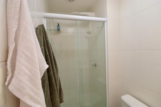 Banheiro Social de apartamento para alugar com 2 quartos, 100m² em Jardim Armação, Salvador