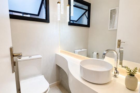 Banheiro de apartamento para alugar com 3 quartos, 140m² em Balneario Cidade Atlantica, Guarujá