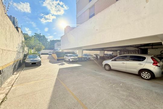 Garagem  de apartamento à venda com 2 quartos, 60m² em Cidade Monções, São Paulo
