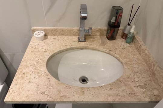 Banheiro Social de apartamento para alugar com 3 quartos, 84m² em Marapé, Santos