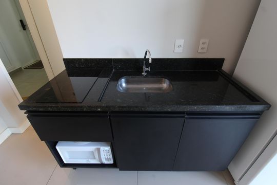 Cozinha de kitnet/studio à venda com 1 quarto, 27m² em Indianópolis, São Paulo
