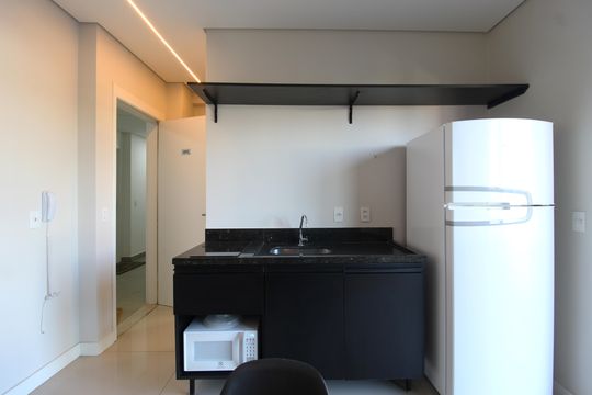 Cozinha de kitnet/studio à venda com 1 quarto, 27m² em Indianópolis, São Paulo