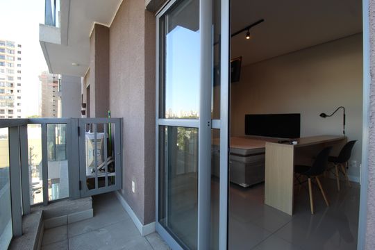Varanda de kitnet/studio à venda com 1 quarto, 27m² em Indianópolis, São Paulo