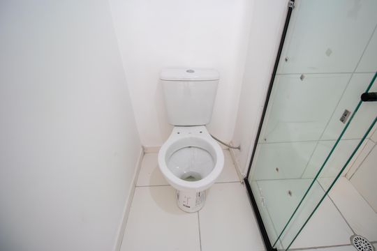 Banheiro de apartamento para alugar com 2 quartos, 40m² em Bonsucesso, Rio de Janeiro