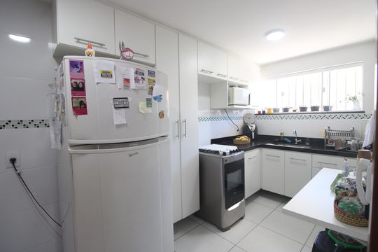 Cozinha de casa de condomínio à venda com 3 quartos, 129m² em Tanque, Rio de Janeiro