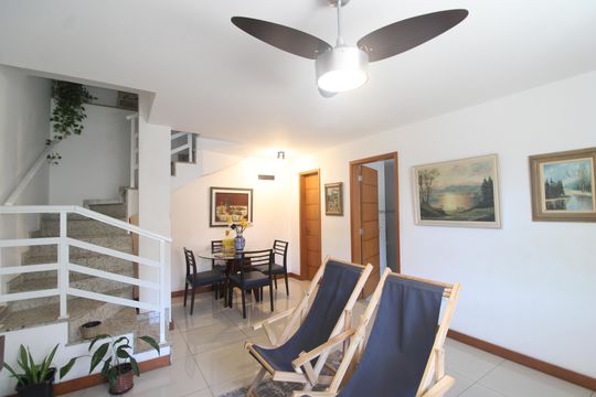 Sala de casa de condomínio à venda com 3 quartos, 129m² em Tanque, Rio de Janeiro
