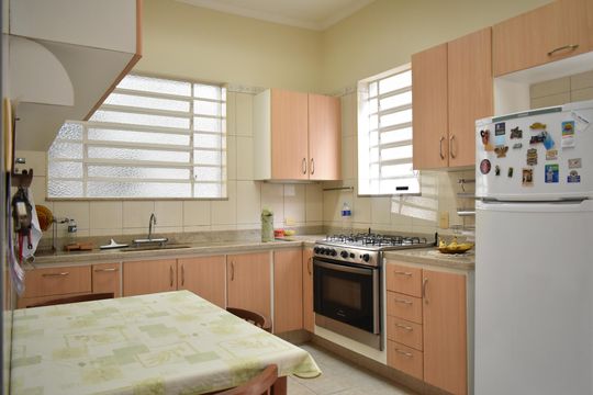 Cozinha de casa à venda com 4 quartos, 240m² em Chácara Inglesa, São Paulo