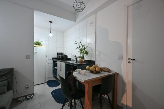 Cozinha de apartamento à venda com 1 quarto, 32m² em Vila Plana, São Paulo