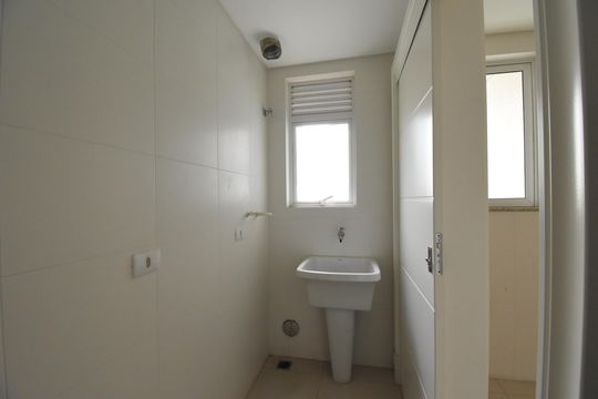 Área de Serviço de apartamento à venda com 2 quartos, 67m² em Centro, Curitiba