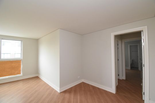 Sala de apartamento à venda com 2 quartos, 67m² em Centro, Curitiba
