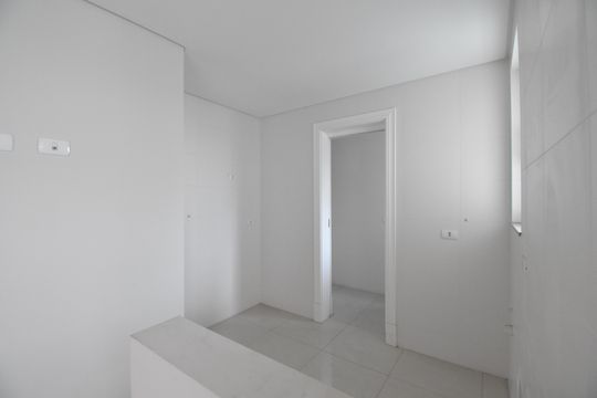 Cozinha de apartamento à venda com 2 quartos, 67m² em Centro, Curitiba