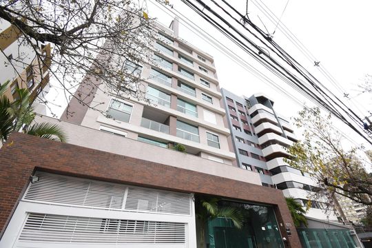 Fachada de apartamento à venda com 2 quartos, 67m² em Centro, Curitiba