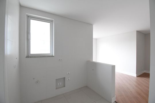 Cozinha de apartamento à venda com 2 quartos, 67m² em Centro, Curitiba