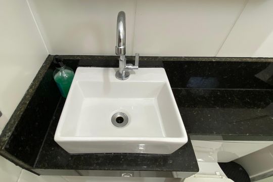 Banheiro de apartamento à venda com 2 quartos, 59m² em Chácara, Betim