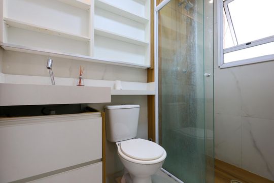 Banheiro de apartamento para alugar com 2 quartos, 42m² em Parque Reboucas, São Paulo