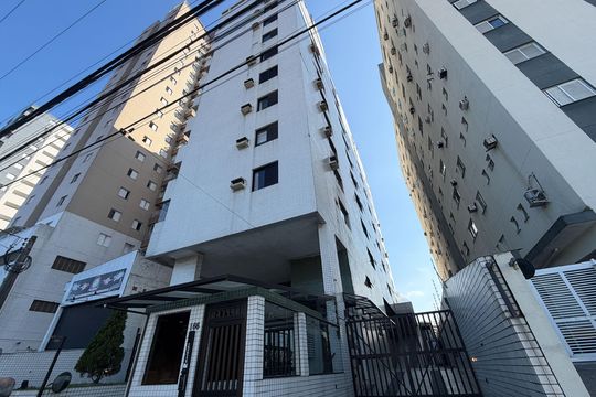 Fachada de apartamento para alugar com 2 quartos, 74m² em Estuário, Santos