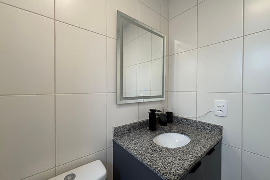 Banheiro da Suíte de apartamento à venda com 1 quarto, 27m² em Vila Olímpia, São Paulo