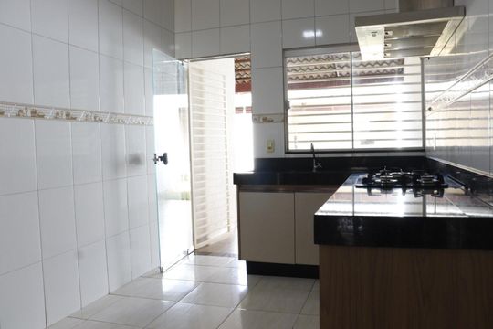 Cozinha de casa para alugar com 2 quartos, 100m² em Setor três Marias, Goiânia